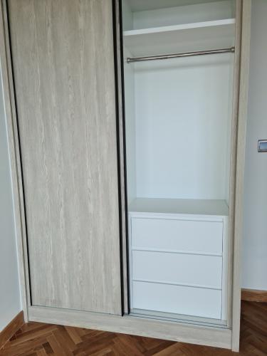 Căn hộ Feliz En Vista Căn hộ Feliz En Vista tầng cao nội thất cơ bản, dọn vào ở ngay.